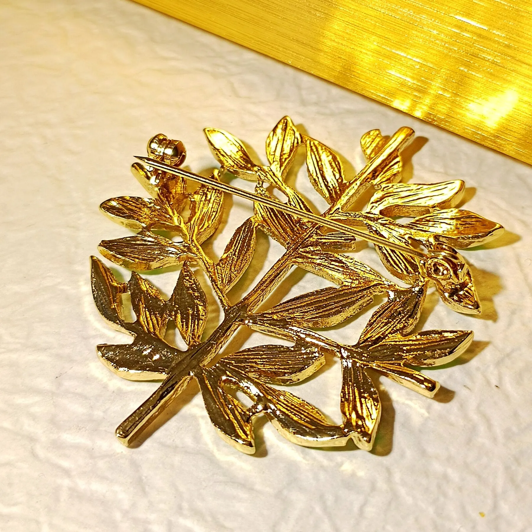 Elegant Golden Branch Green Enamel Leaves Tree Pins Brooches