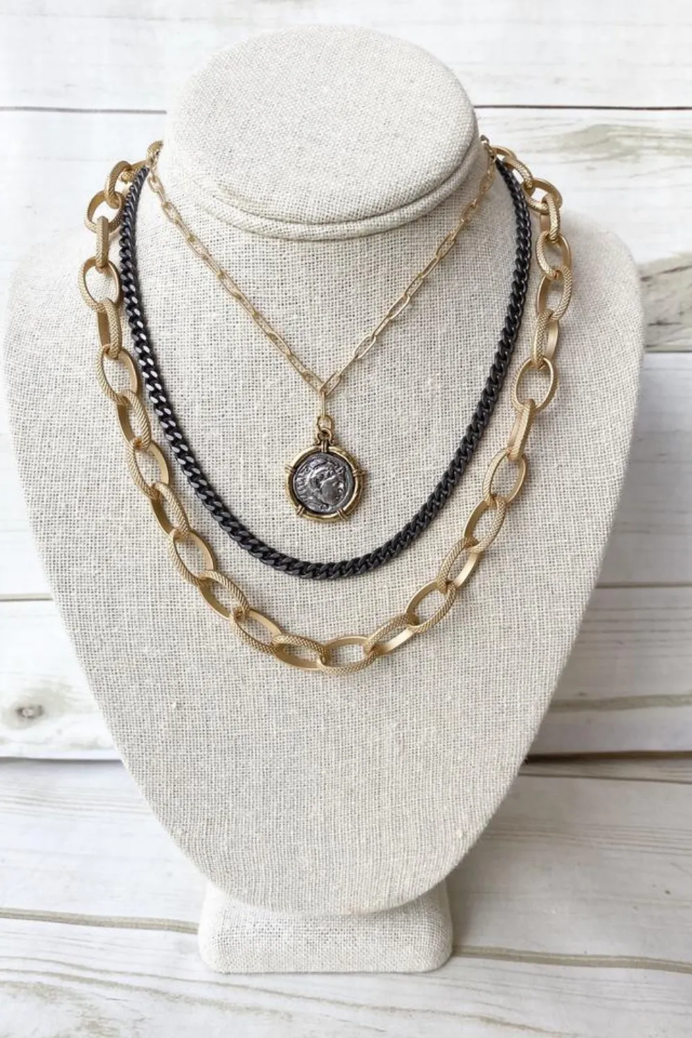 ETCHED CHAIN LONG NECKLACE