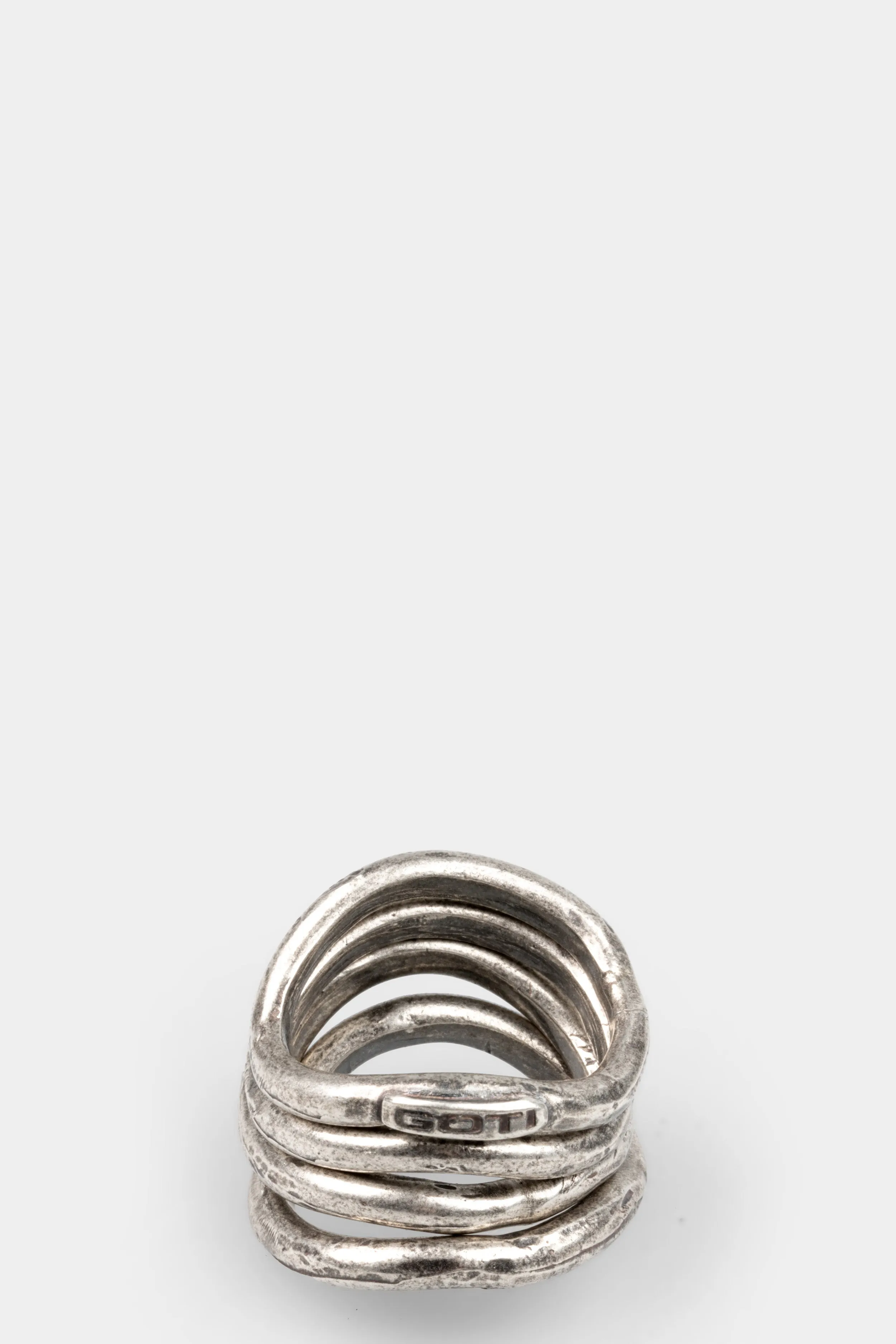 Imperfect stacking rings