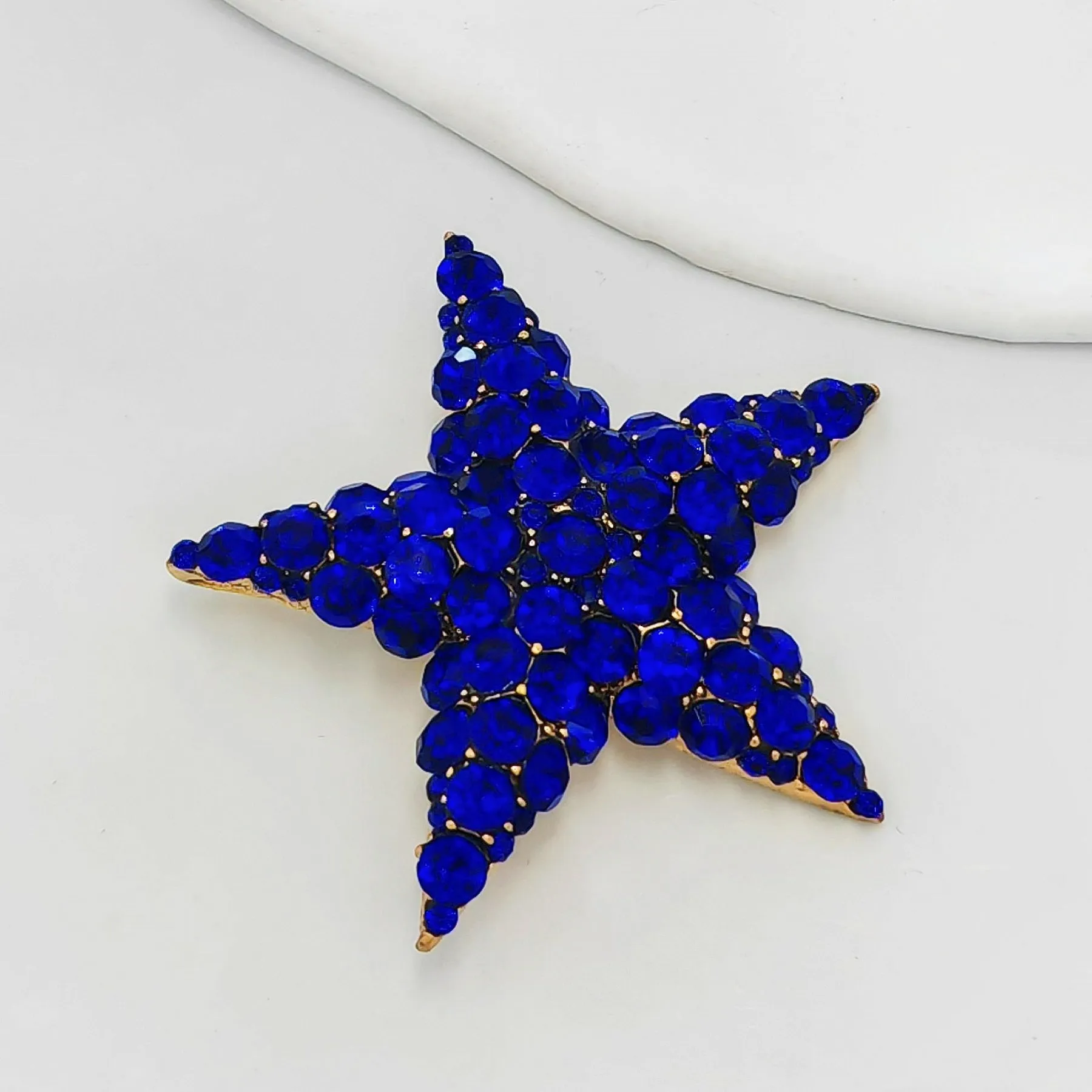 Jewelblings Glitter Full Micro Pave Blue Crystal Five Point Star Brooches Pins Independent Day Inspiration Christmas Anniversary Jewelry