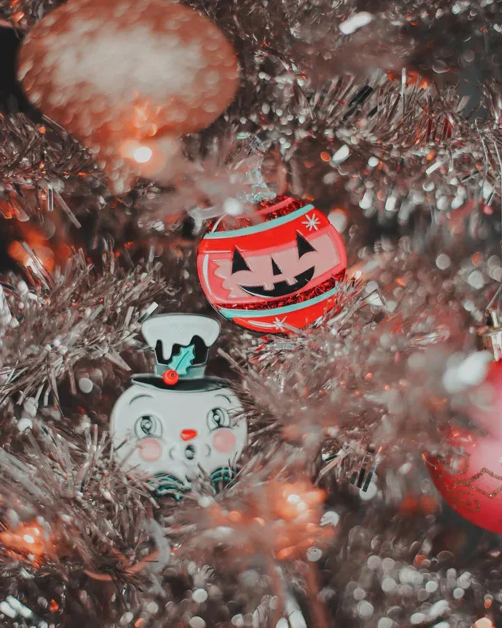 Lipstick & Chrome : Spooky Frosty Spookmas Mini Brooch x Johanna Parker