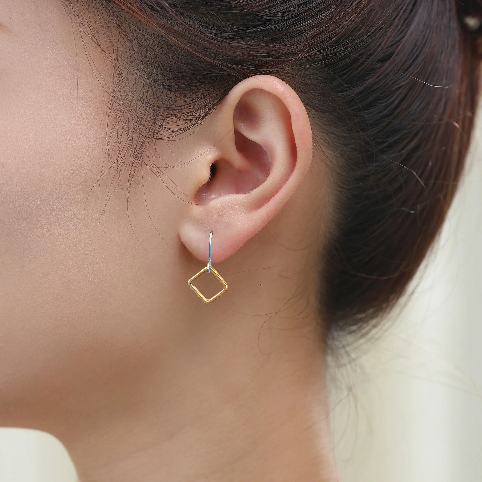 Looped square minimal earrings