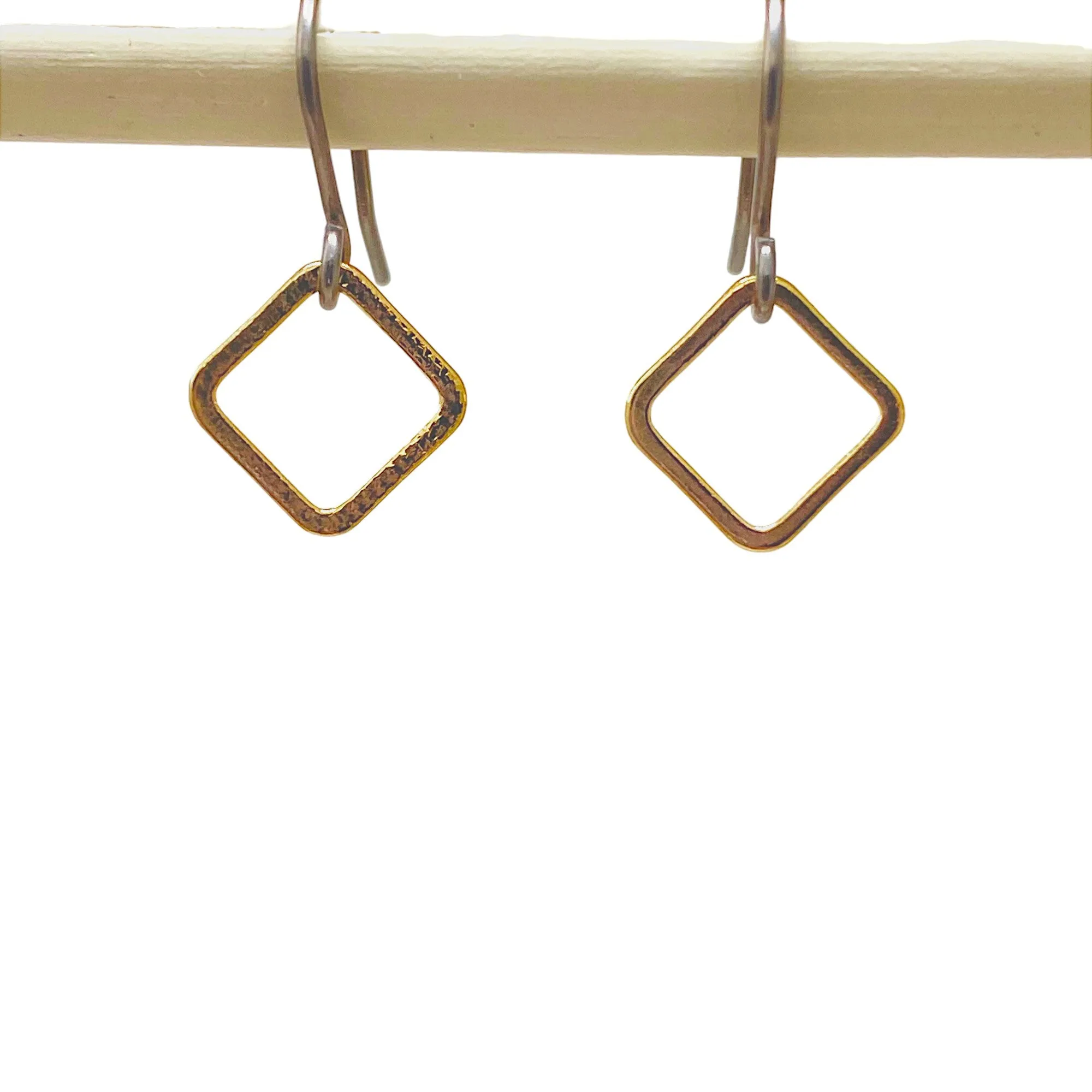 Looped square minimal earrings