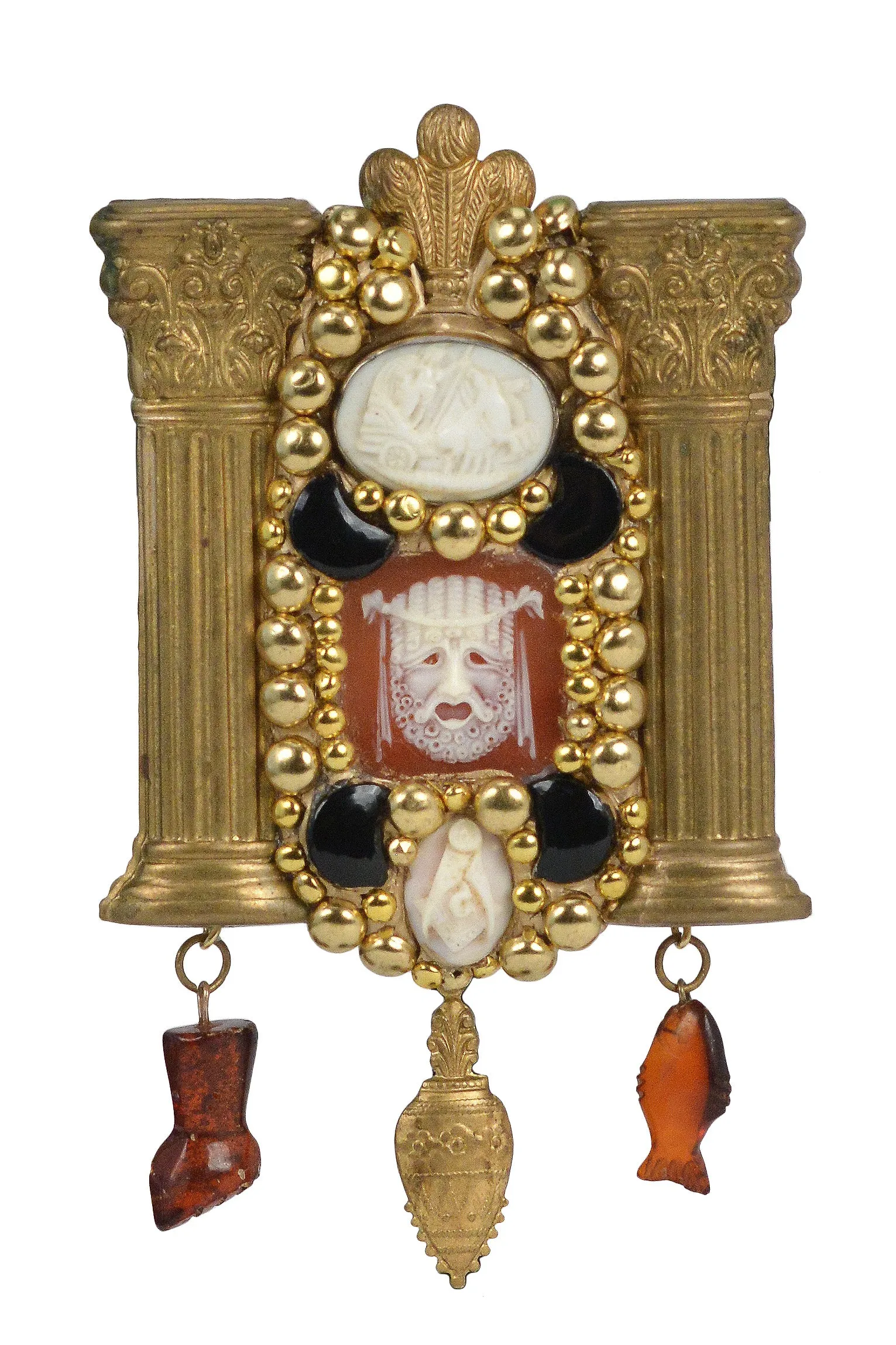 MINADEO CORAL CAMEO, CHARIOT & COLUMNS BROOCH