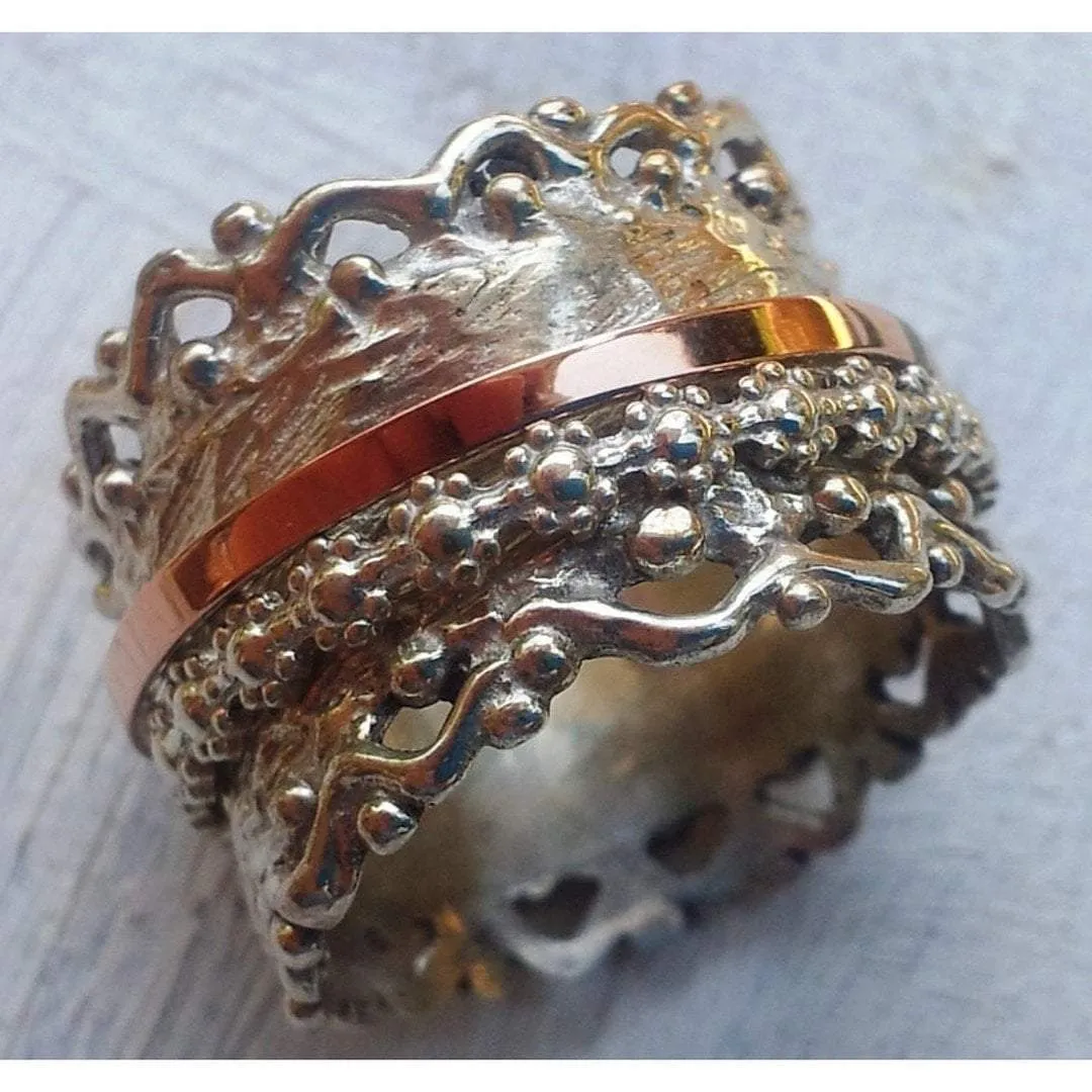 Romantic Spinner Rings for woman. Floral Lace Ring.