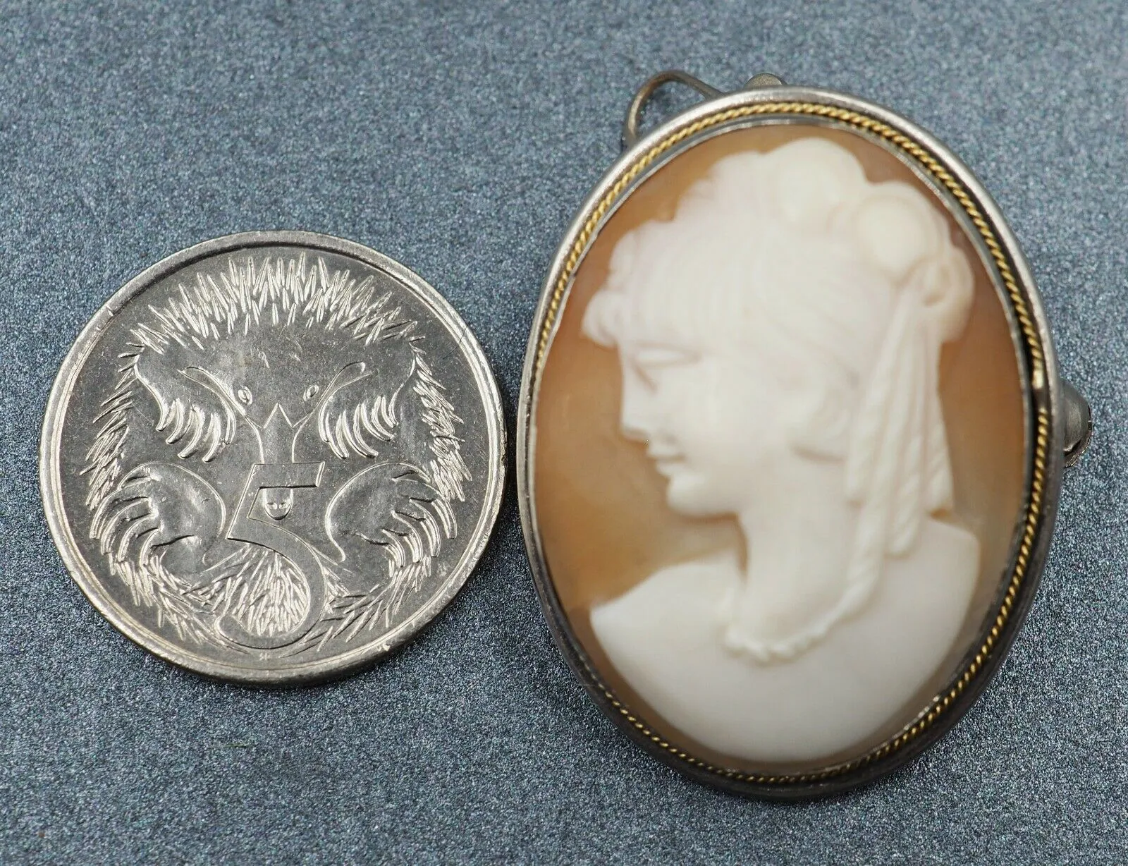 Shell Cameo Sterling Silver Brooch/Pendant